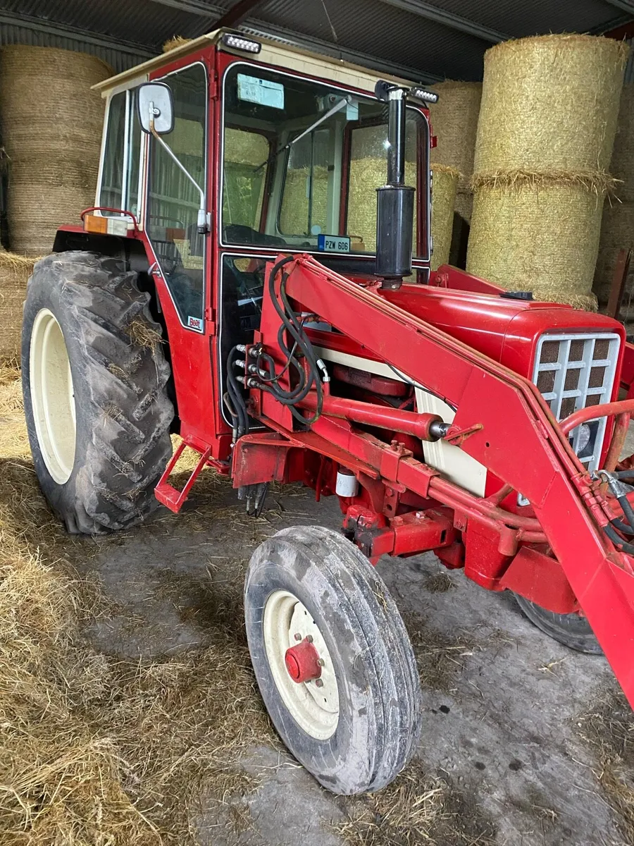 International 674 - Image 2