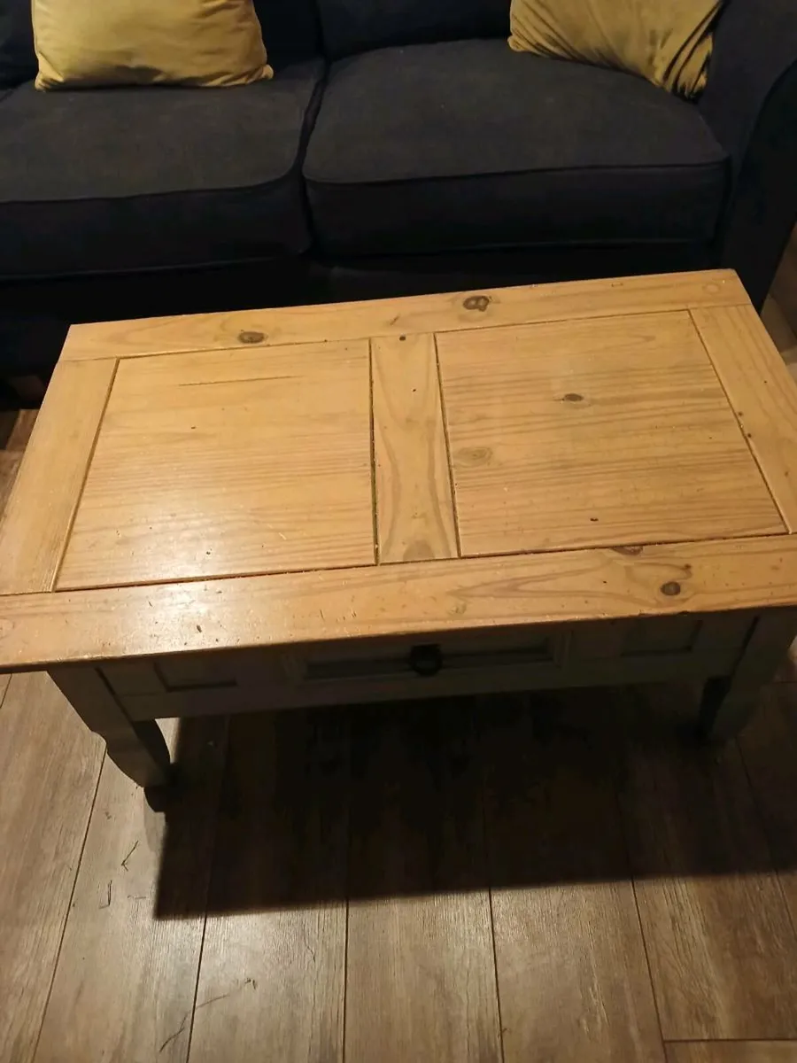 Coffee  table  great   condition - Image 1