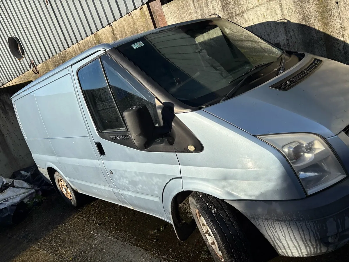 Transit van - Image 2