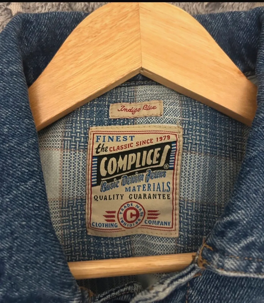 Men’s sleeveless denim jacket - Image 2