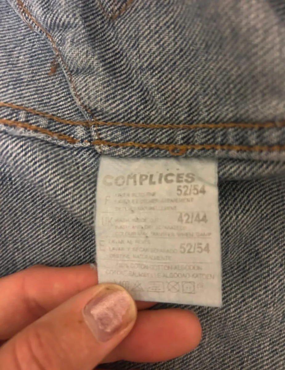 Men’s sleeveless denim jacket - Image 3