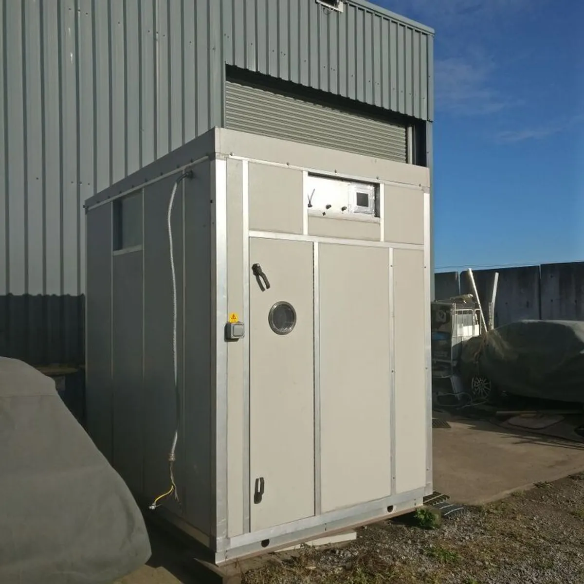 storage unit - Image 1