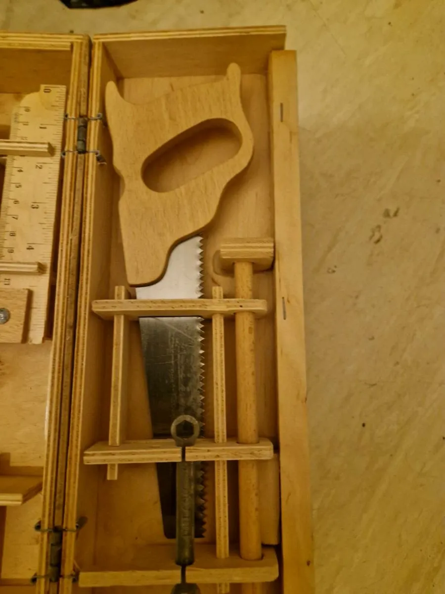 Tool box and tools - Image 4