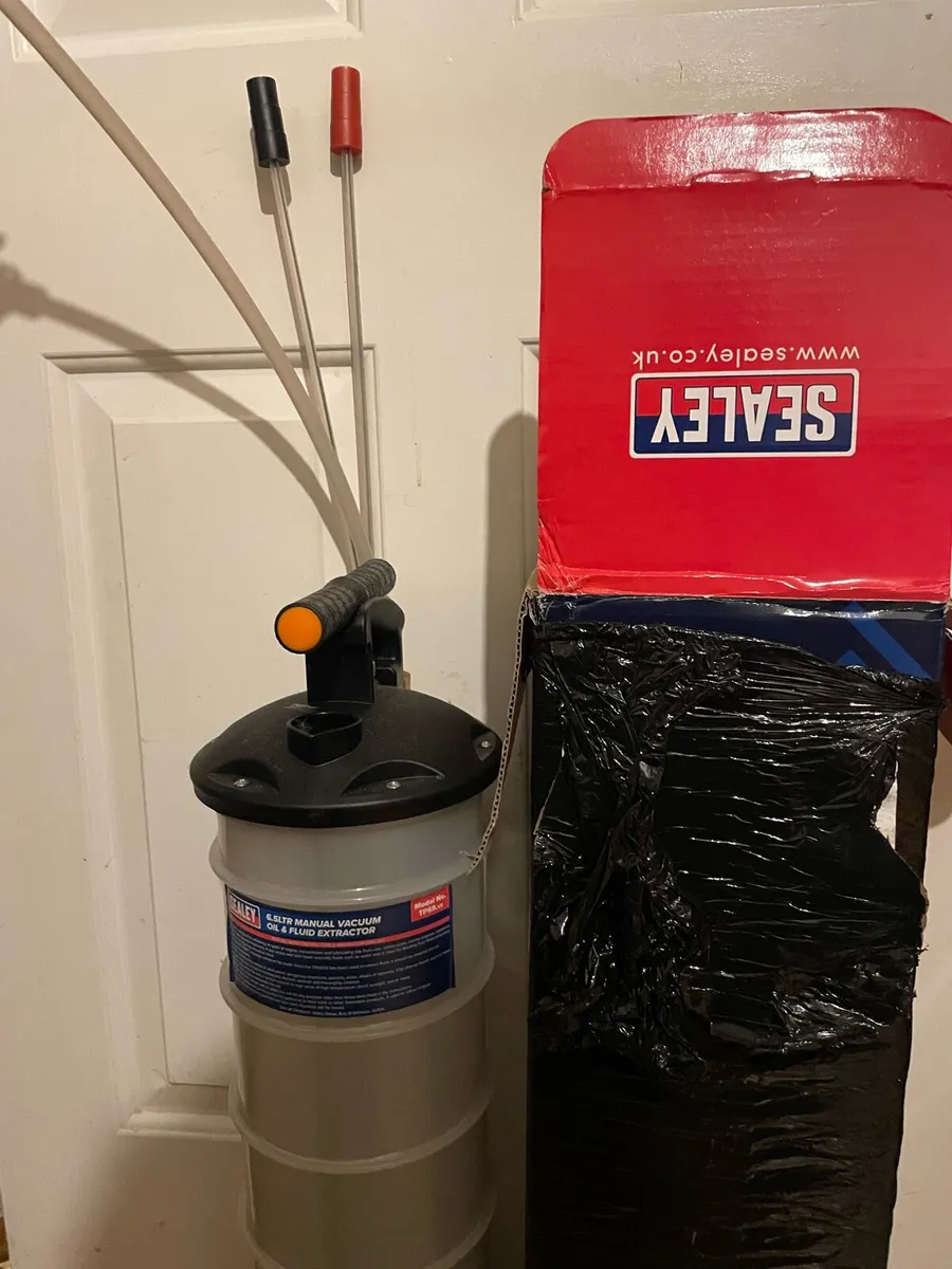 Sealey Oil and Fluid Vacuum - Image 2