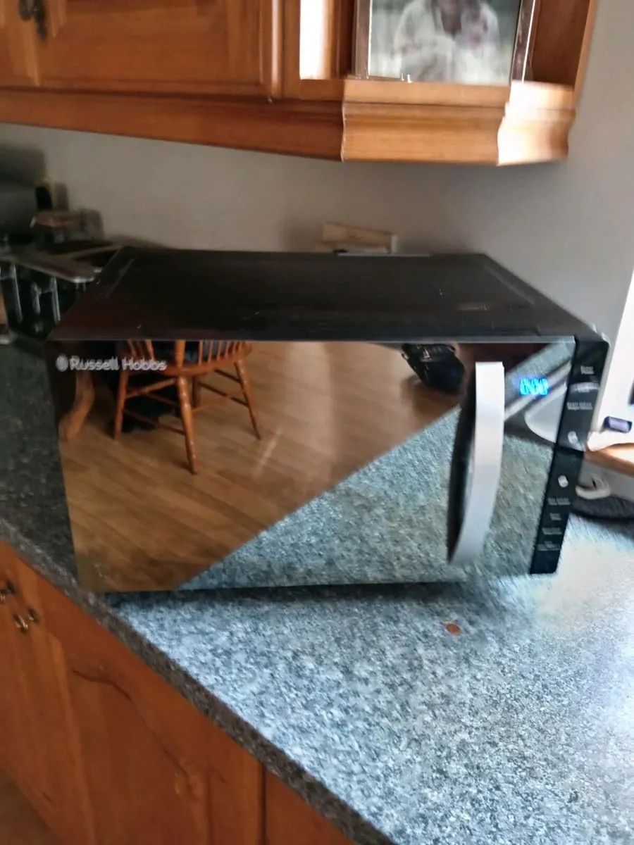 Russell Hobbs Microwave 23 Large  Excellent Value! - Image 2