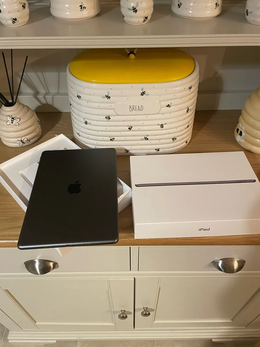 *Boxed iPad 9th Gen 10.2” - Image 2