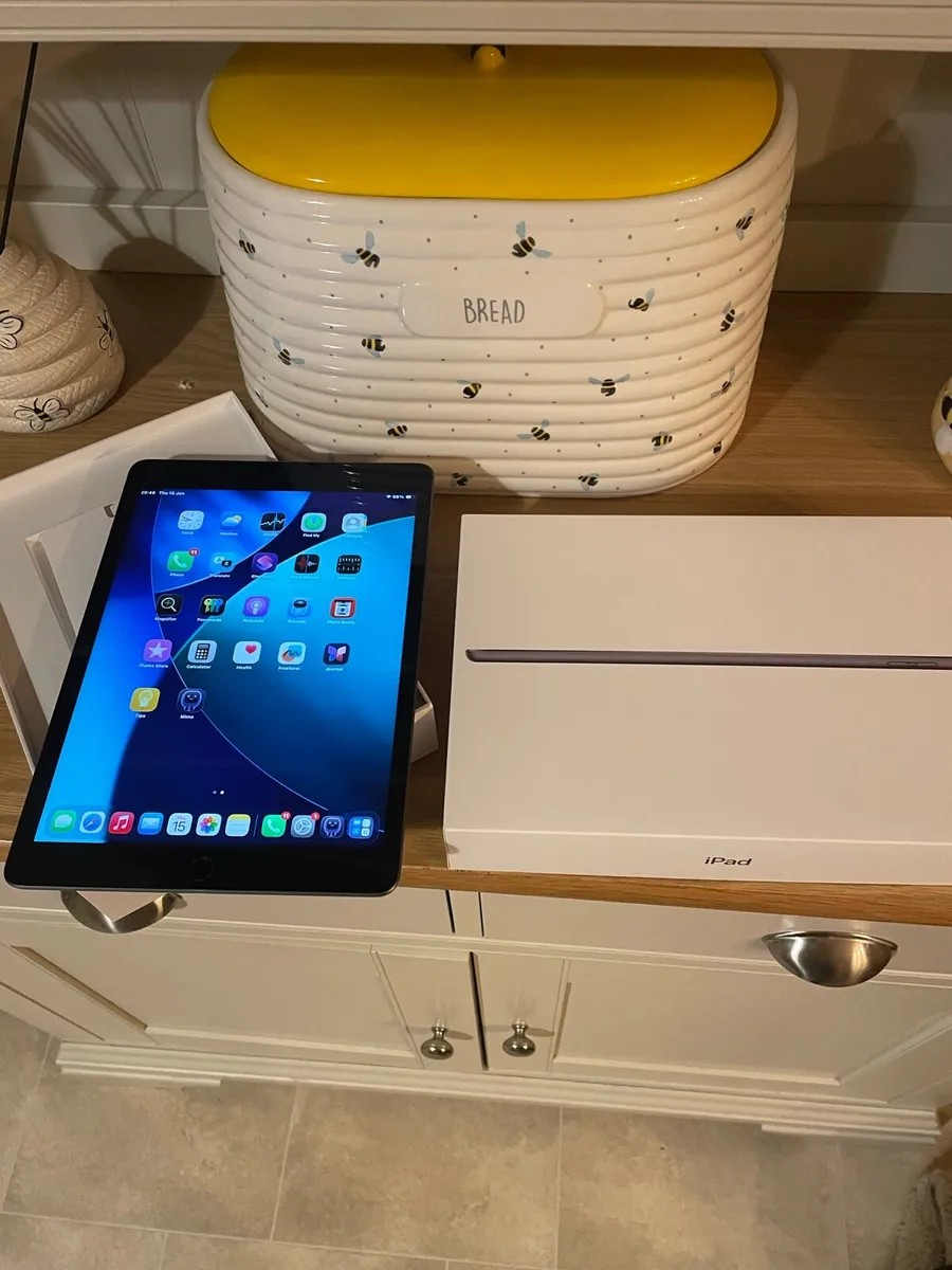 *Boxed iPad 9th Gen 10.2” - Image 3
