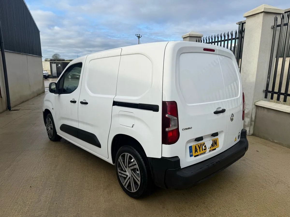 2019 Vauxhall combo - Image 3