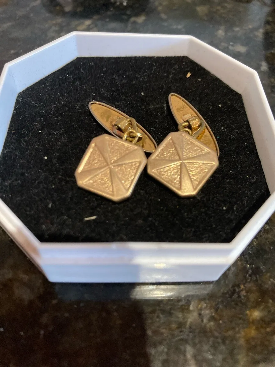 Vintage pinchbeck gold cuff links - Image 1