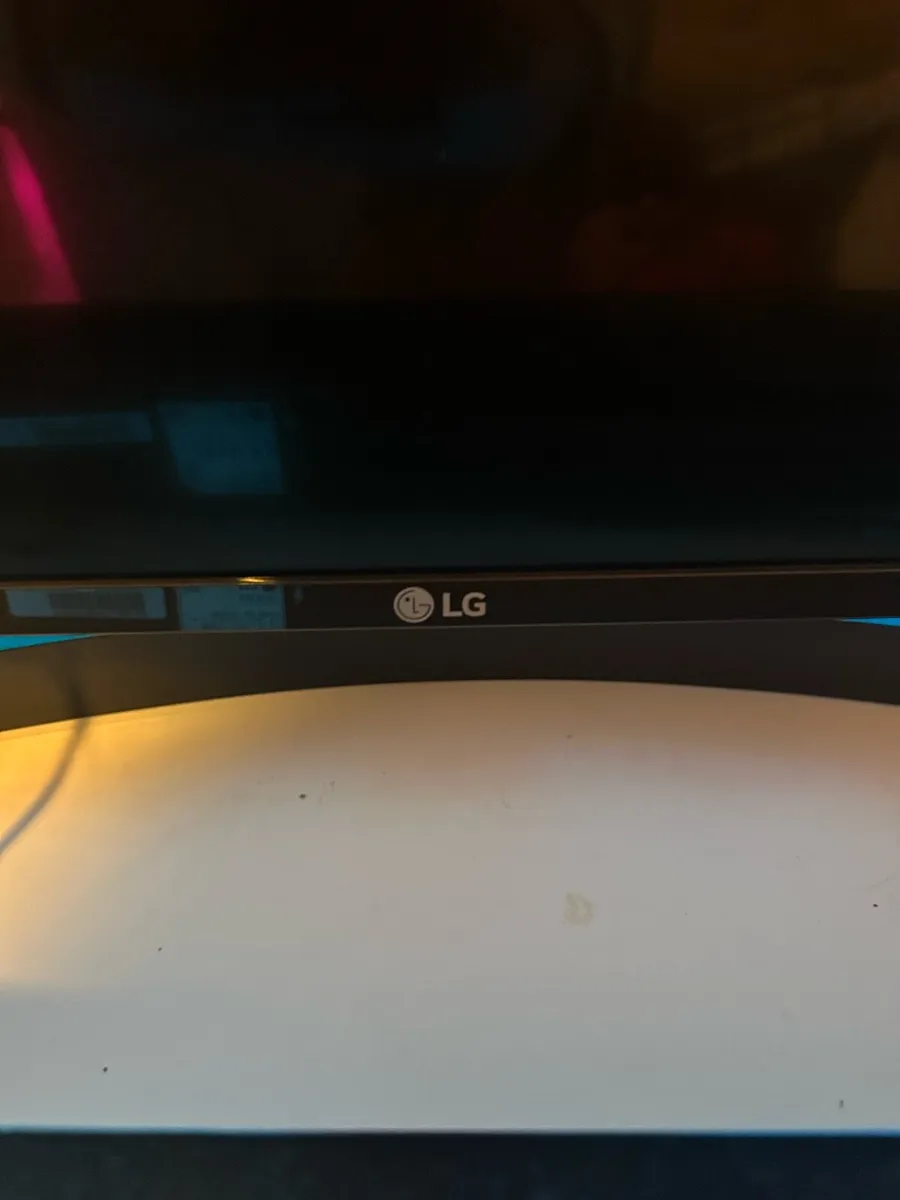 LG TV + LG soundbar - excellent condition - Image 2