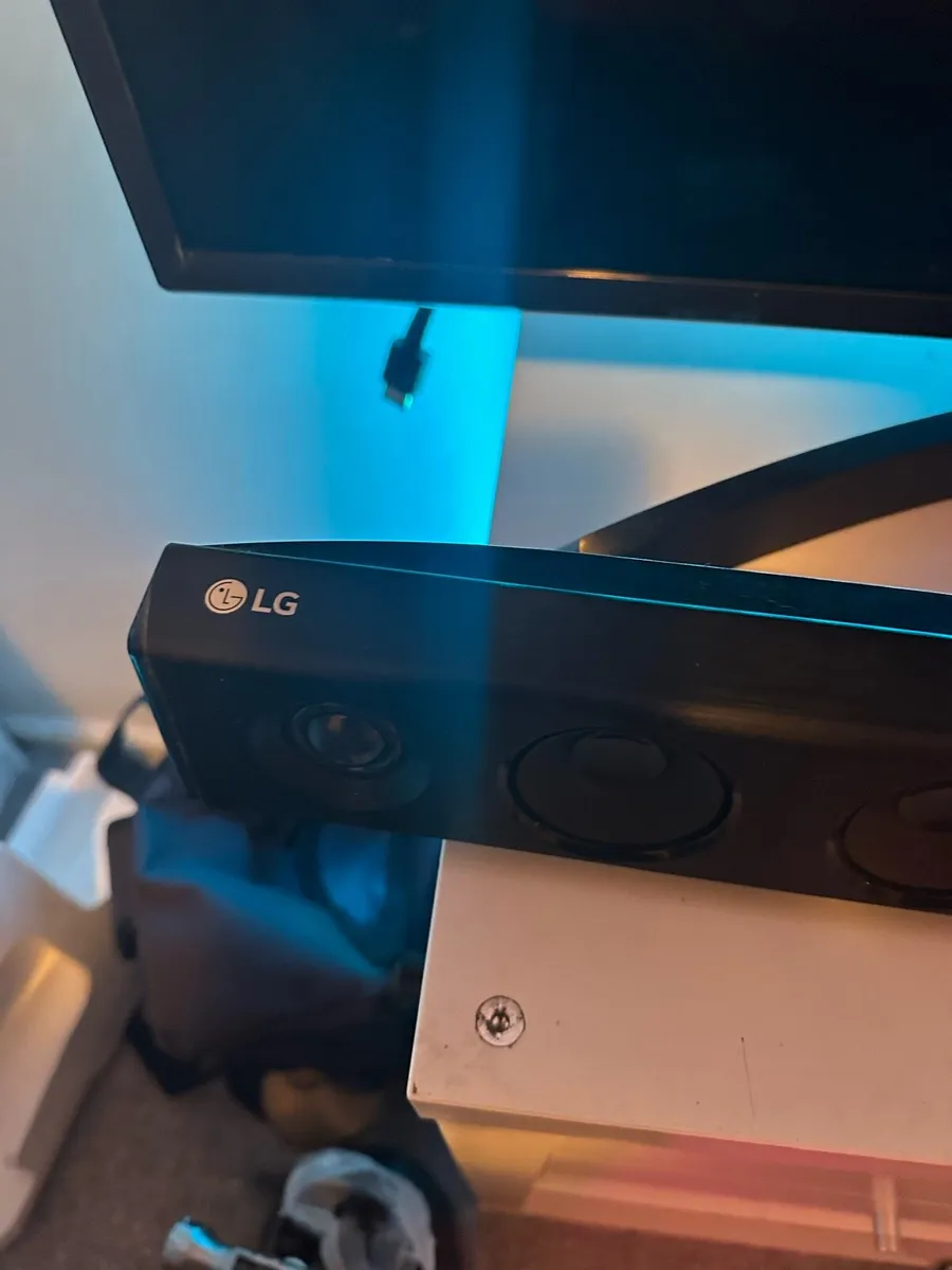 LG TV + LG soundbar - excellent condition - Image 3