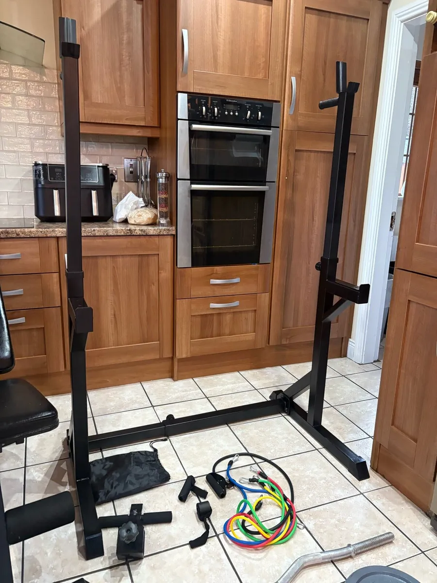 LOVELY COMPLETE GYM METAL WEIGHTLIFTING SET UP! - Image 3
