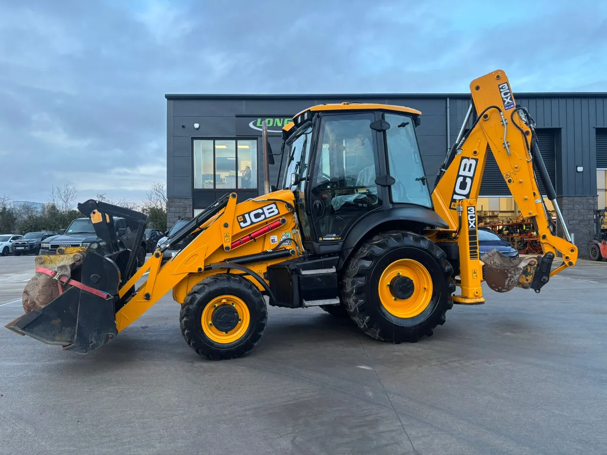 2023 JCB 3CX SITEMASTER PLUS BACKHOE - Image 1
