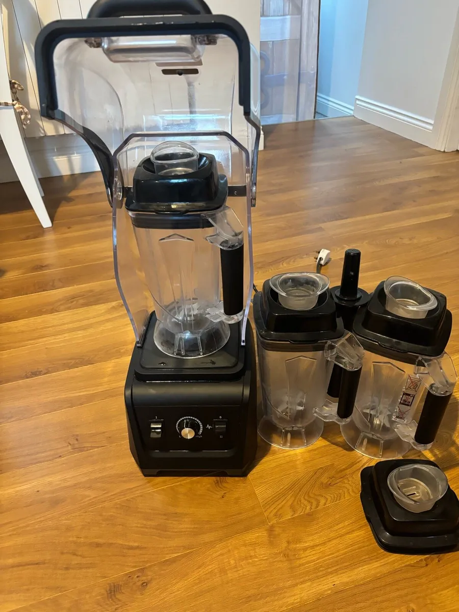 Commercial Smoothie Blender - Image 1
