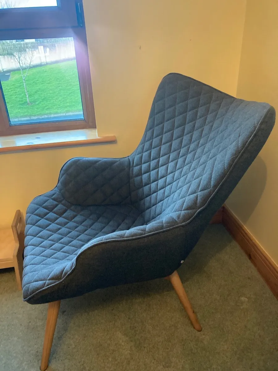 Armchair with footstool - Image 3