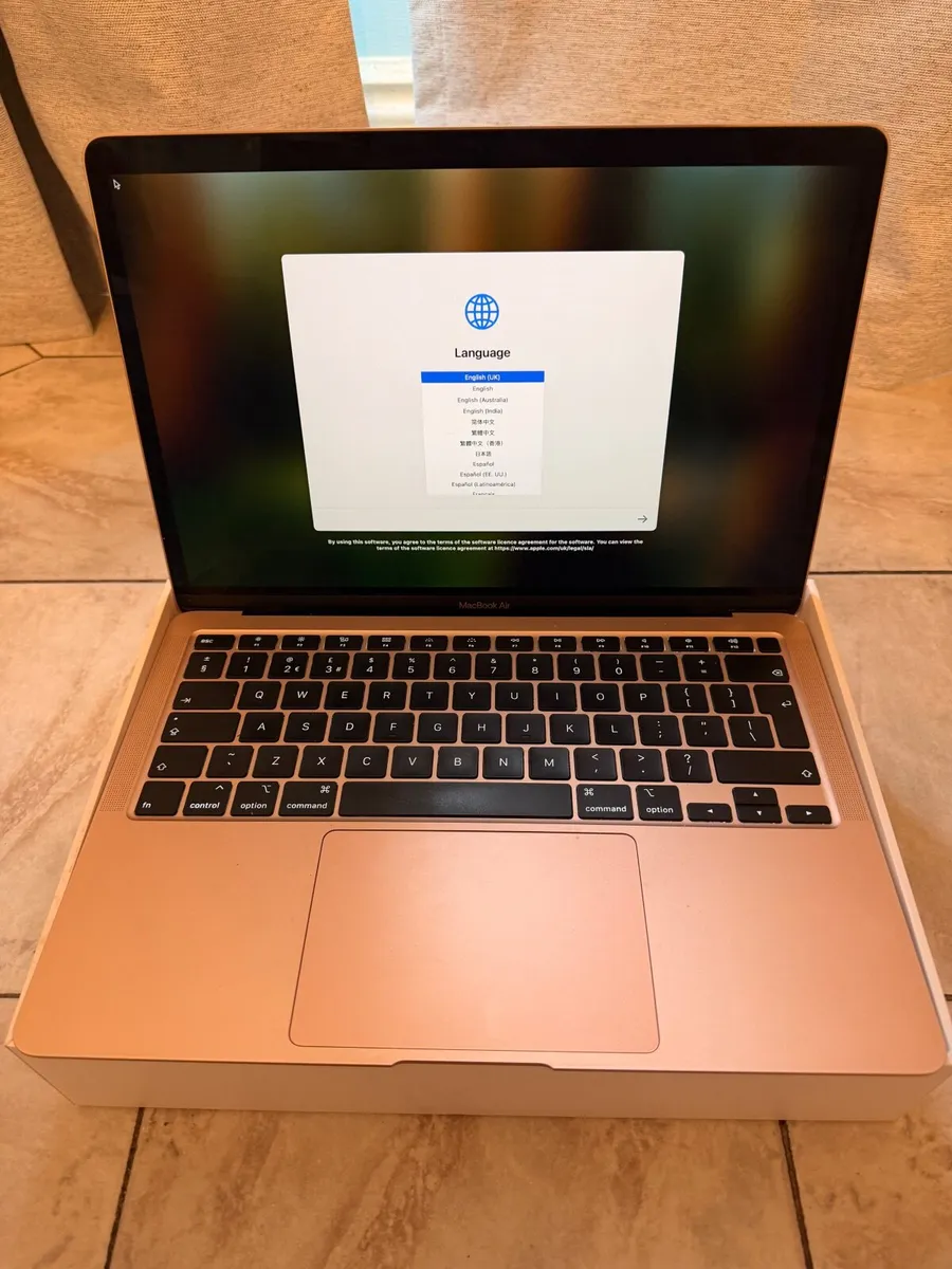 MacBook Air gold - Image 3