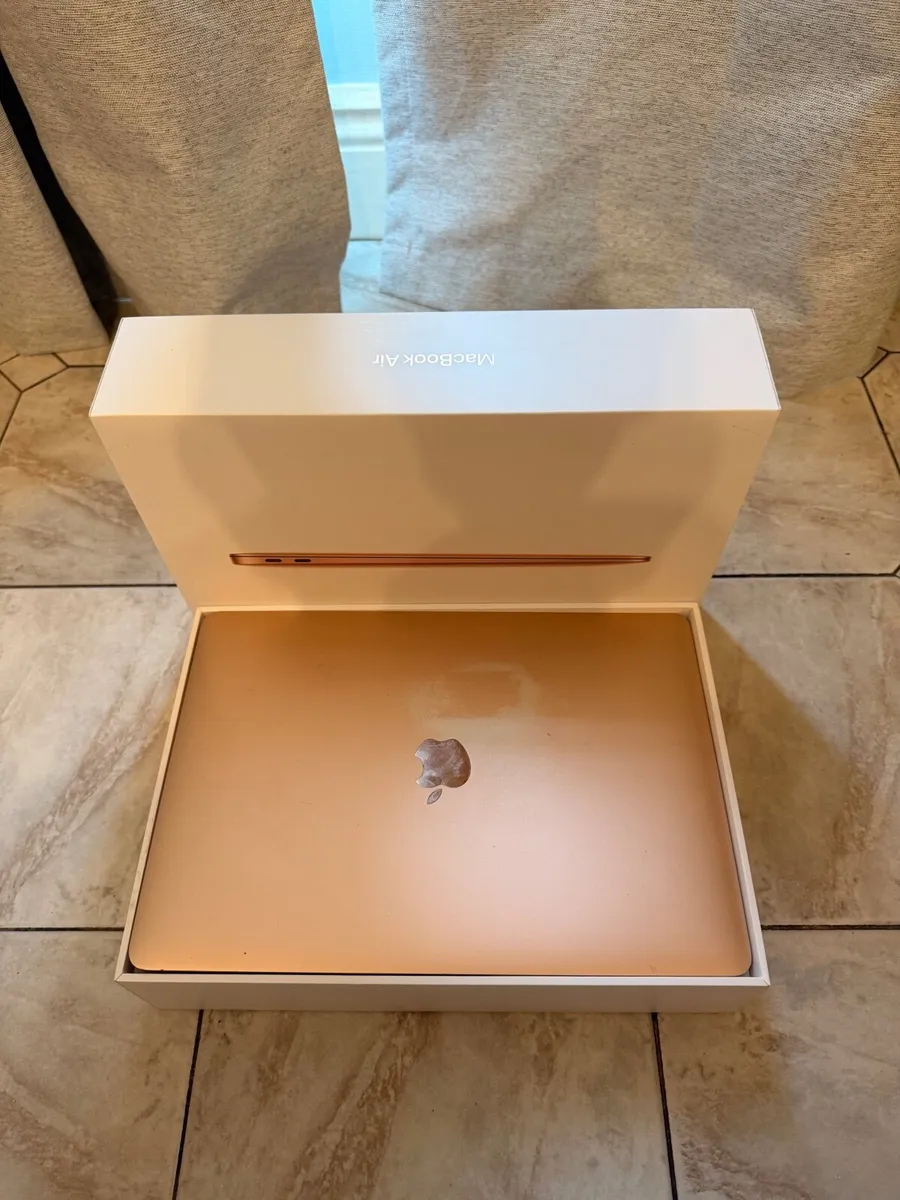 MacBook Air gold - Image 4