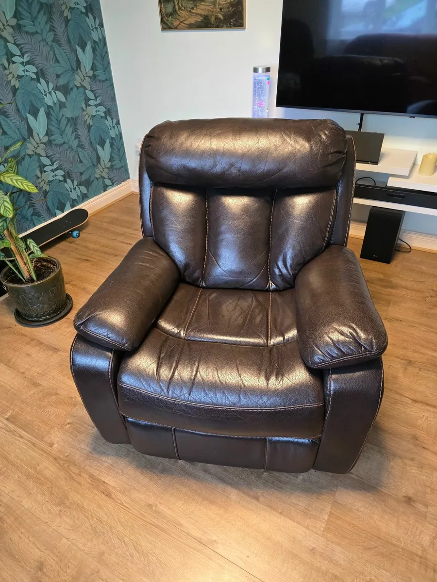 Recliner chair - Image 2