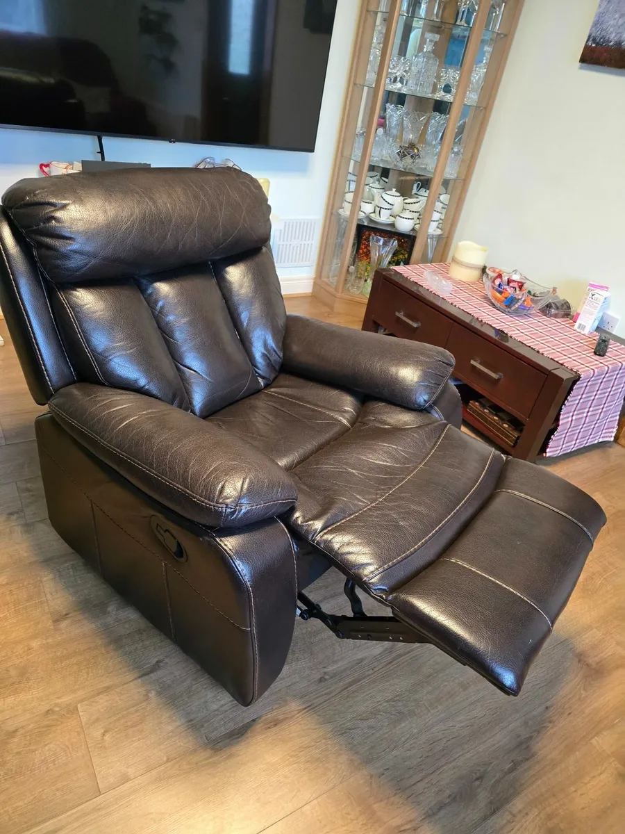 Recliner chair - Image 4