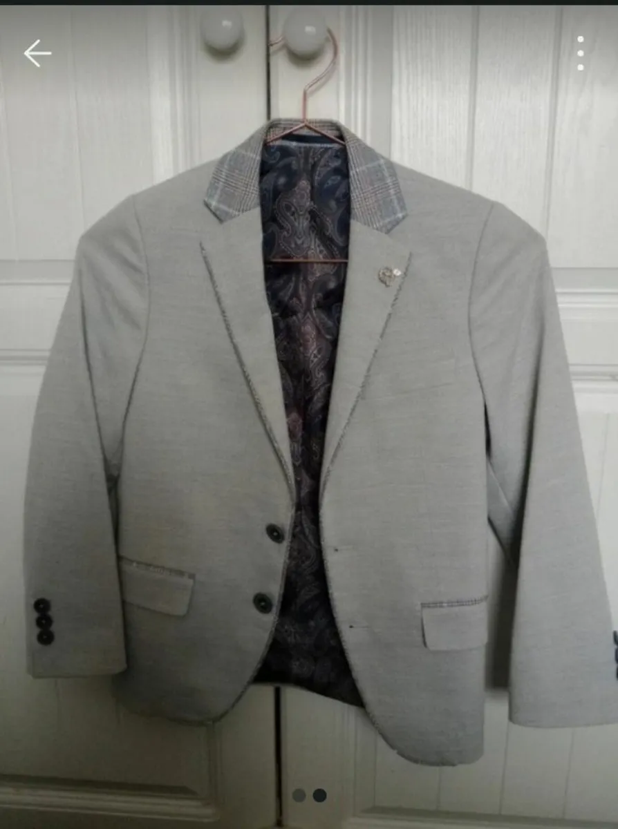 Boys suit Communion / Wedding ect. - Image 3