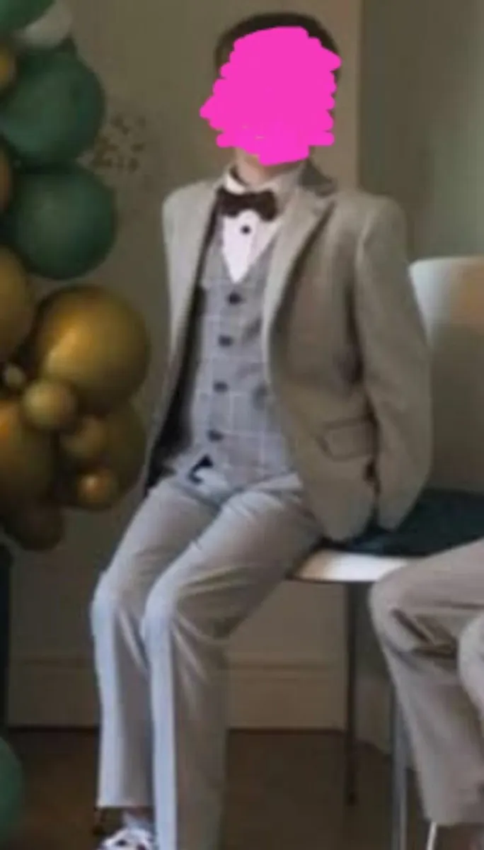 Boys suit Communion / Wedding ect. - Image 1