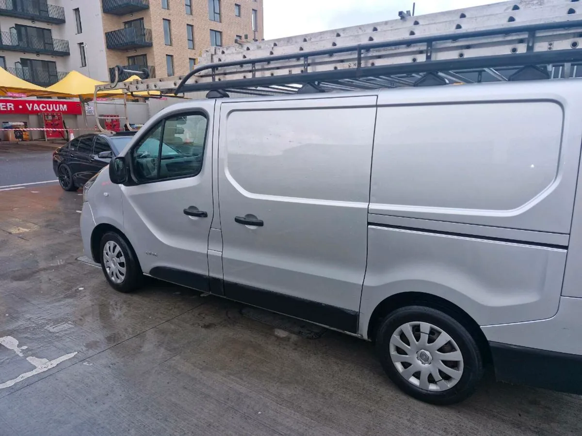 Renault traffic - Image 2