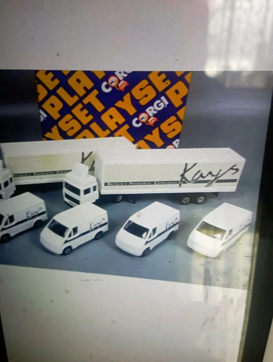 CORGI PLAY SET  KAYS  FORD TRANSIT & LORRY.DIECAST - Image 2