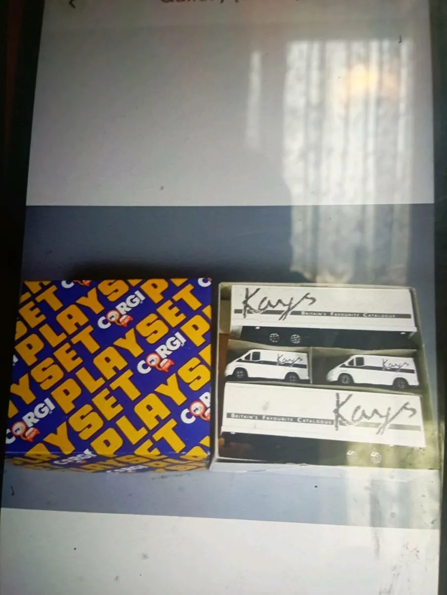 CORGI PLAY SET  KAYS  FORD TRANSIT & LORRY.DIECAST - Image 1