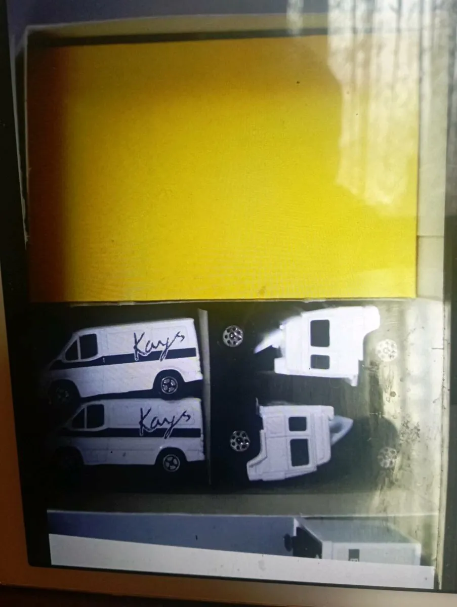 CORGI PLAY SET  KAYS  FORD TRANSIT & LORRY.DIECAST - Image 4