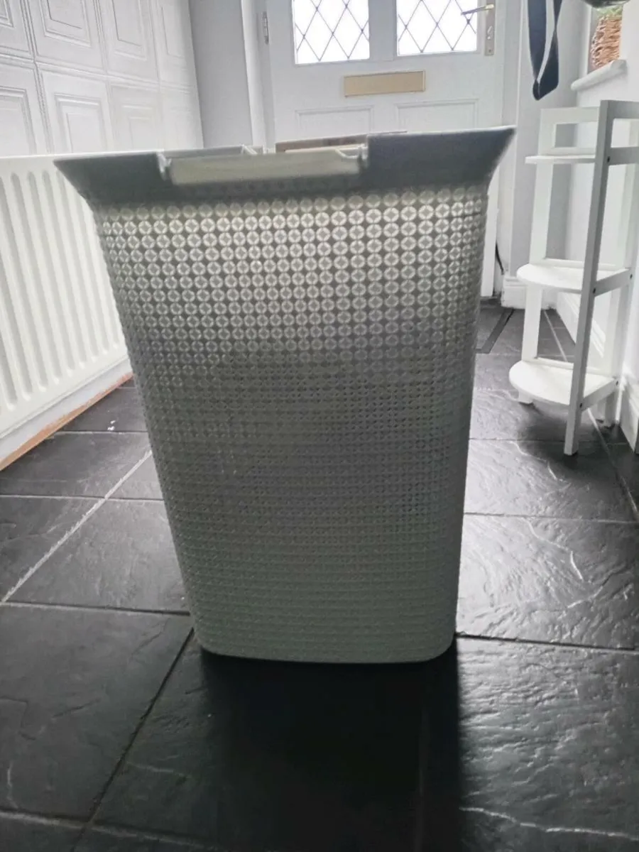 Laundry basket - Image 2