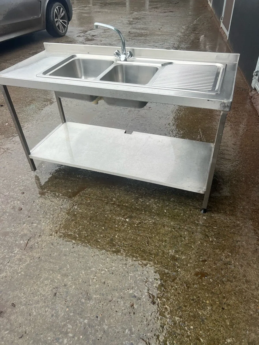 Stainless steel sink - Image 1