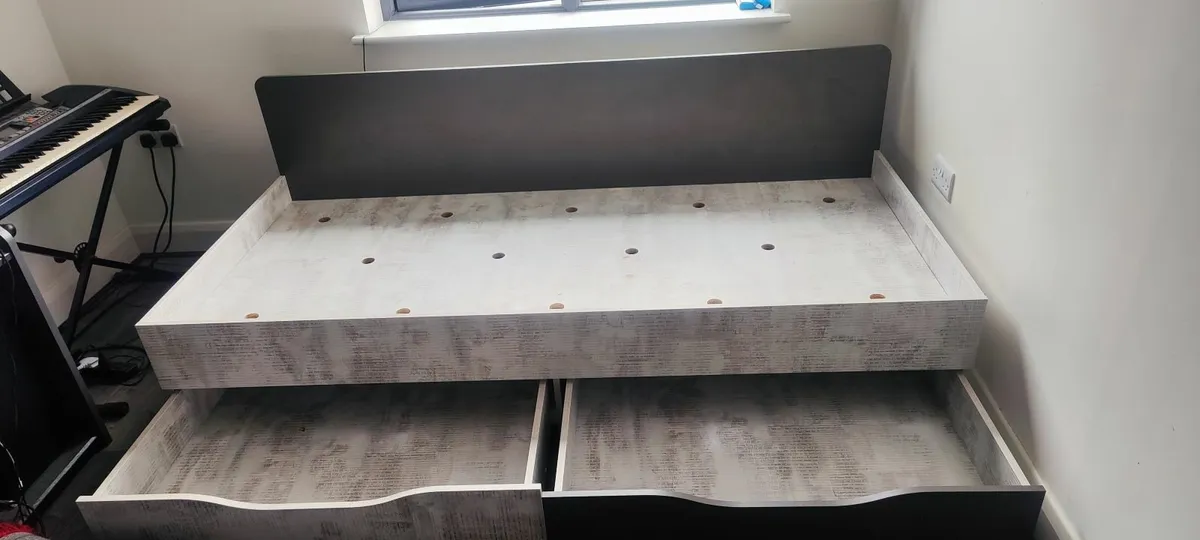 Single bed frame drawers 90 x 200cm - Image 1