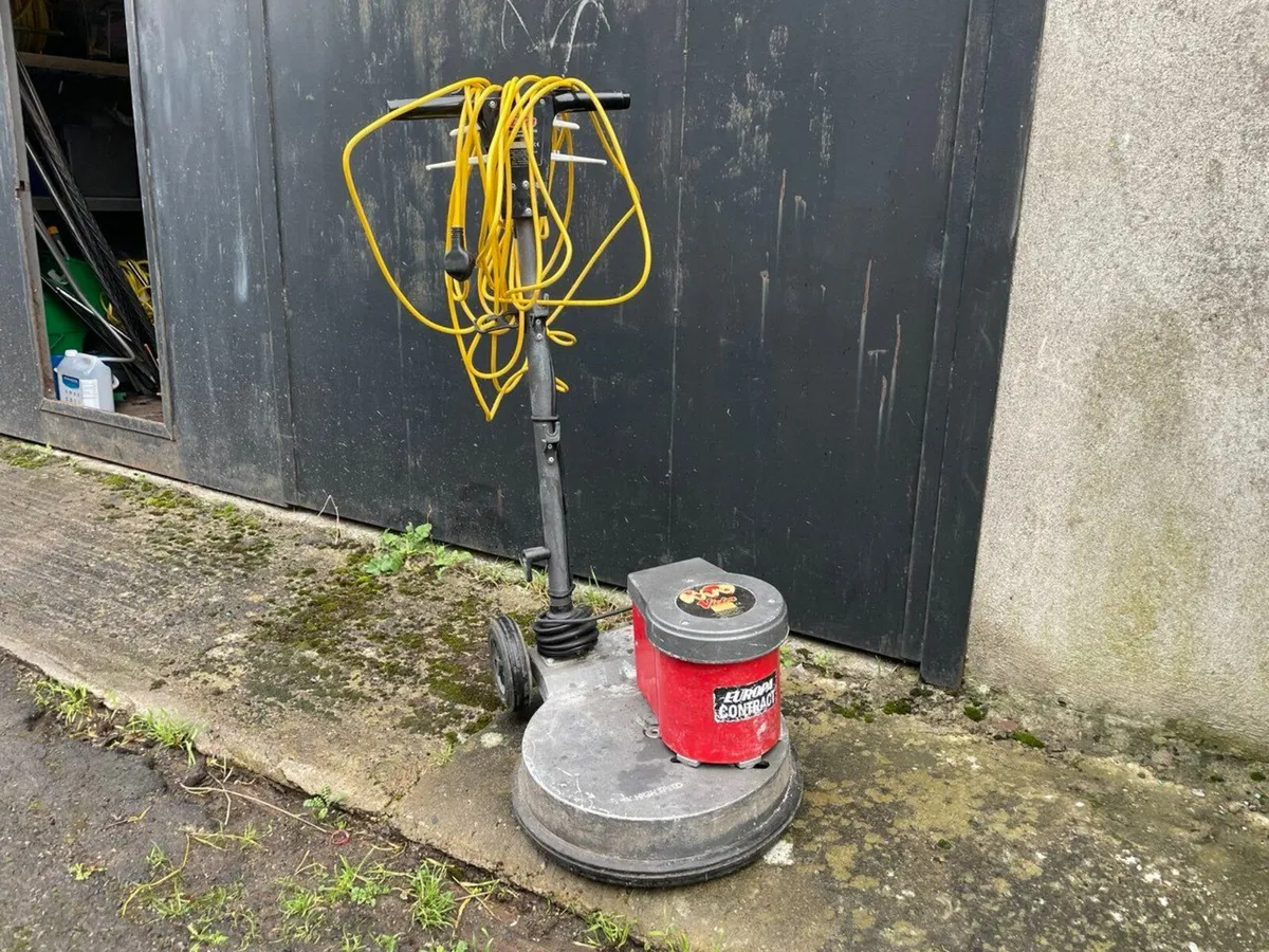 Floor Buffer/Scrubber Victor Europa Contract 450 - Image 1