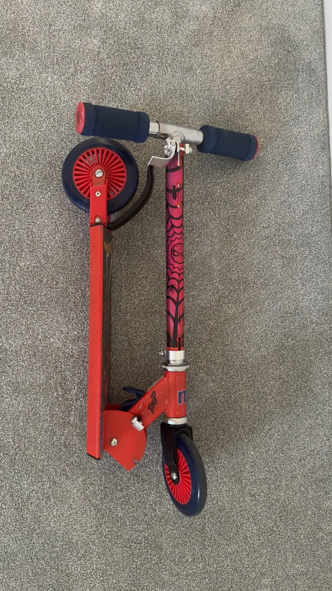 Marvel Spider-Man Inline Scooter - Image 2