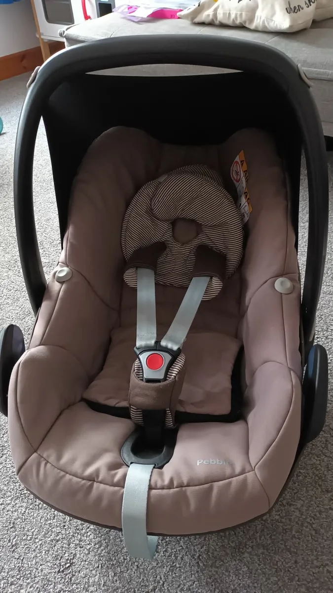 Maxi cosi pebble infant car seat - Image 4