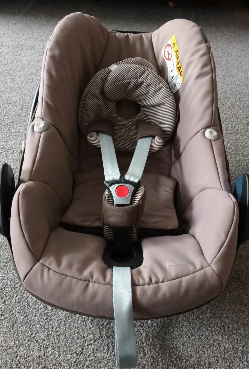 Maxi cosi pebble infant car seat - Image 1