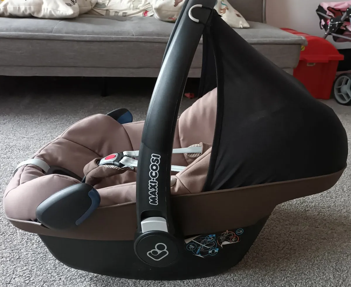 Maxi cosi pebble infant car seat - Image 2