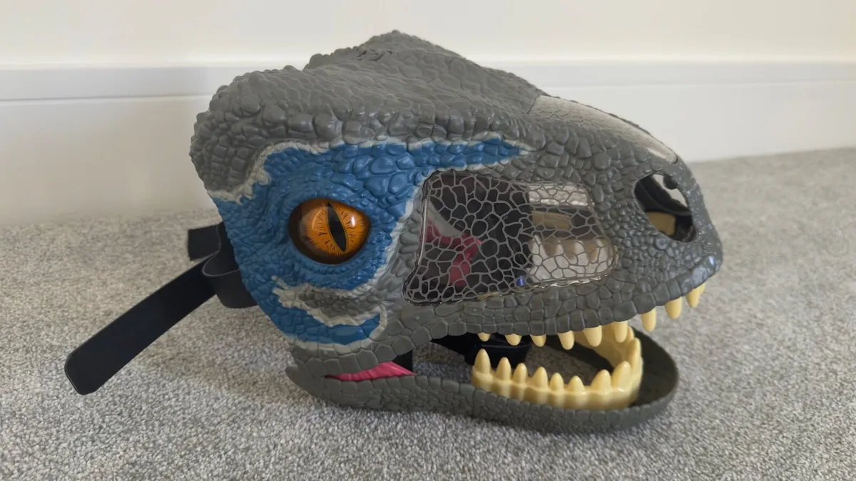 Jurassic World Velociraptor Blue Chomp N Roar Mask - Image 2