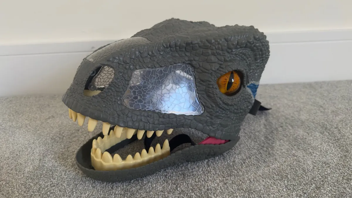 Jurassic World Velociraptor Blue Chomp N Roar Mask - Image 3