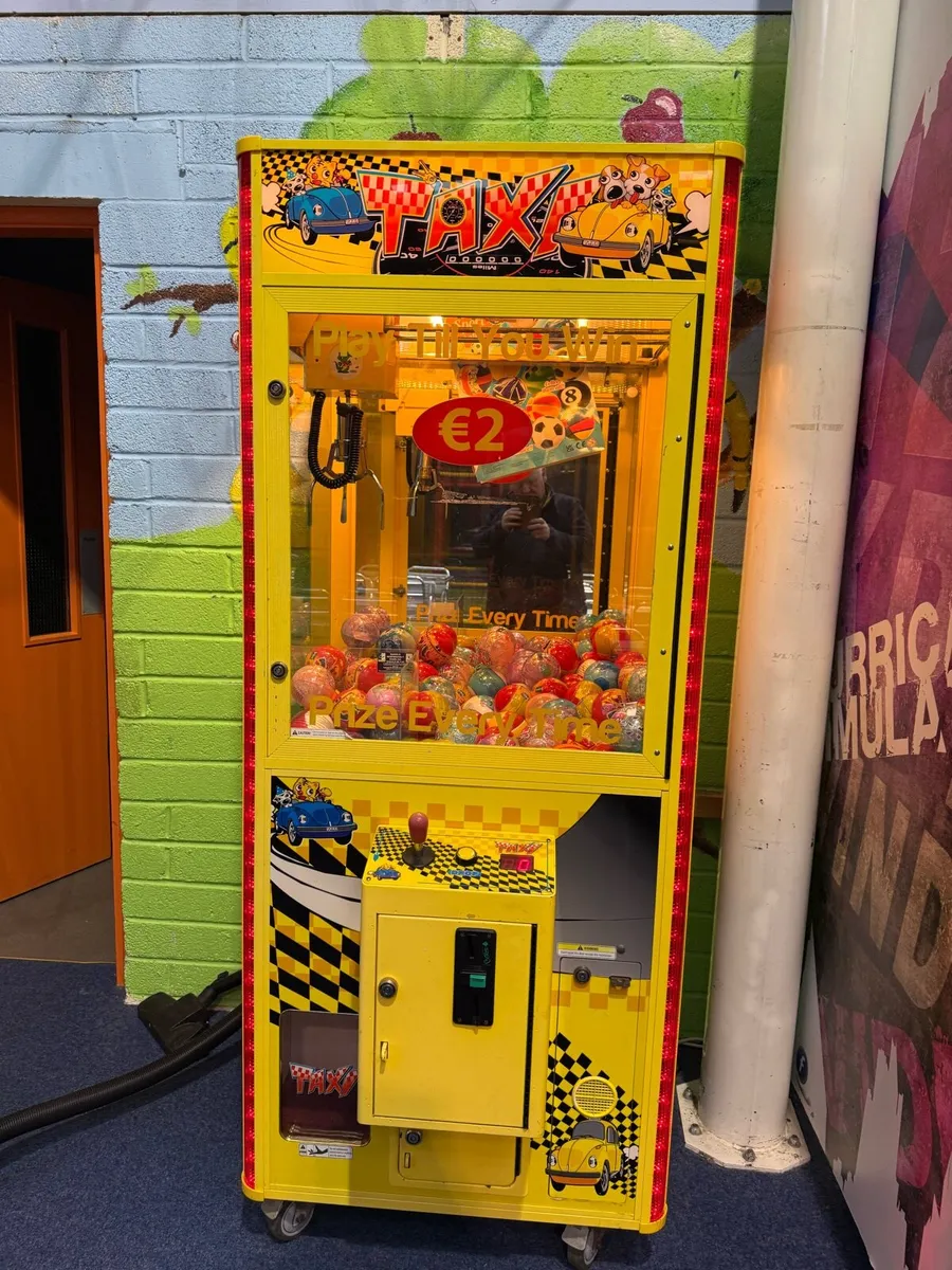 Amusement coin operated machine - Image 2