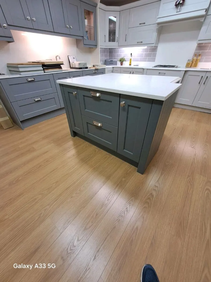 Kitchen island - Image 3