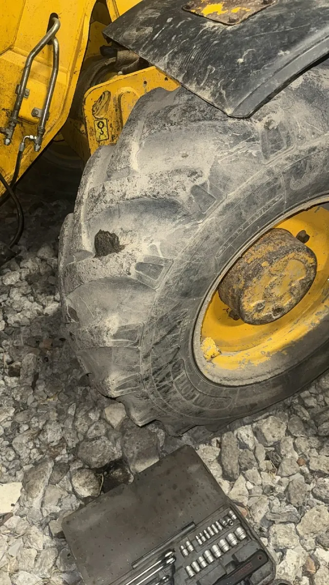 Tyres JCB - Image 3