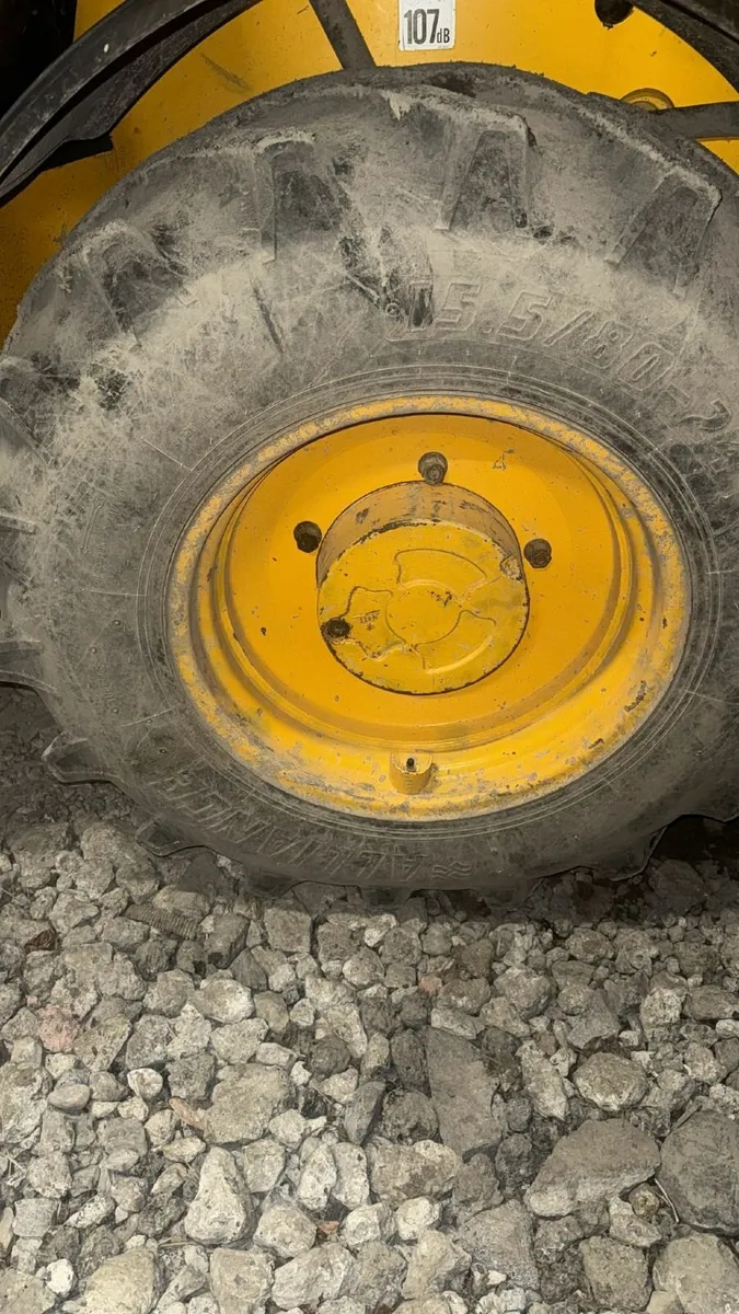 Tyres JCB - Image 2