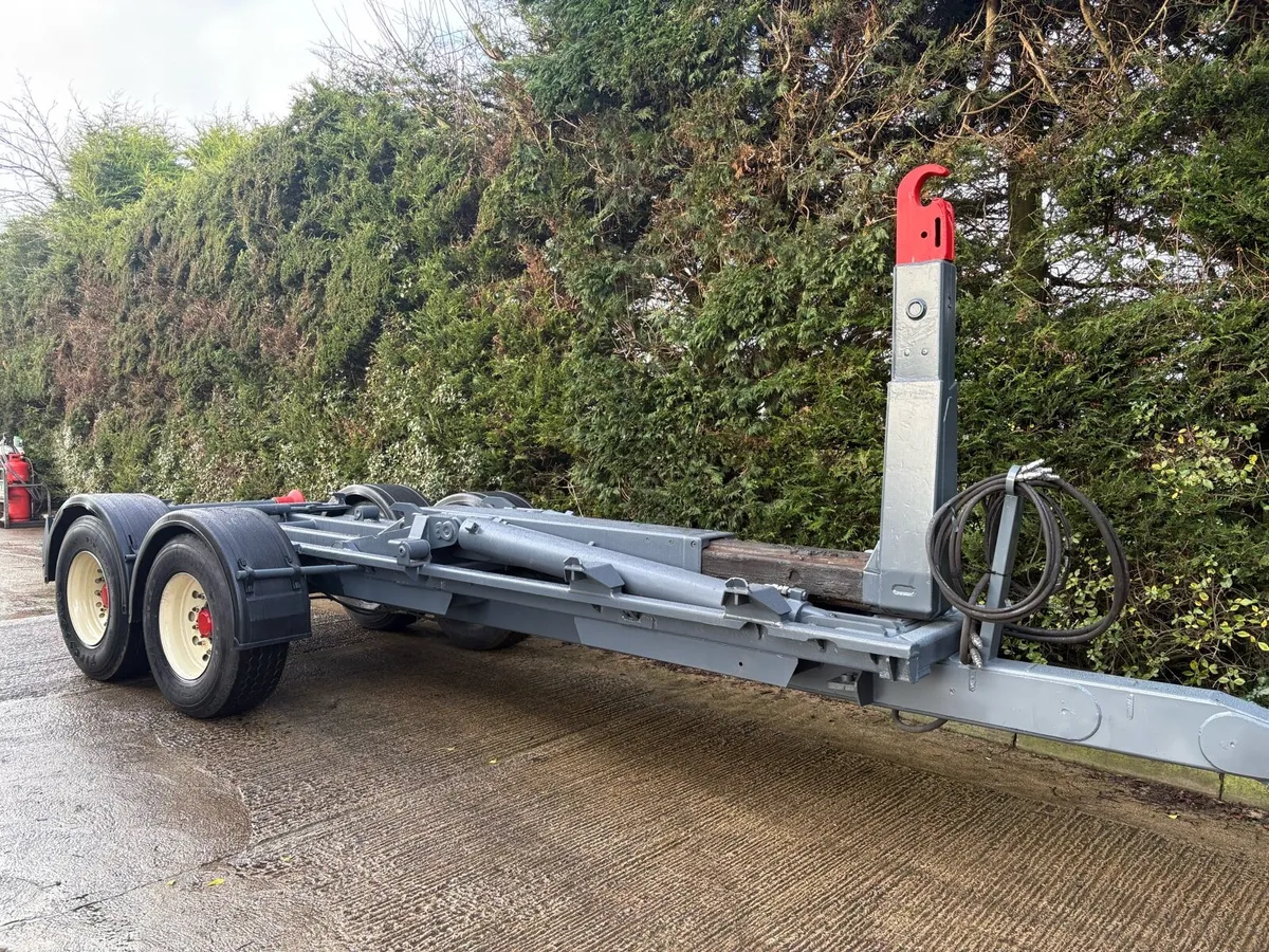 Hyva lift hook loader - Image 1