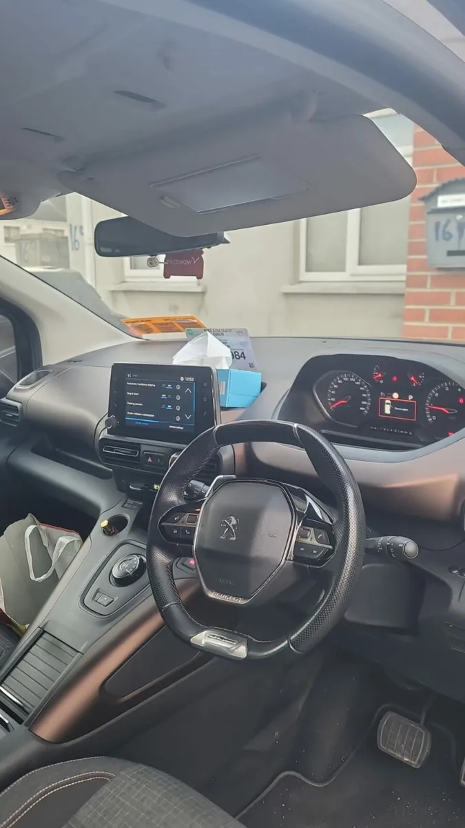 Peugeot rifter GT line 1.5 automatic 7 seats - Image 2