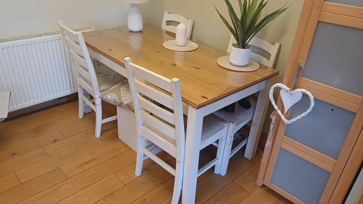 Table and 6 chairs - Image 2