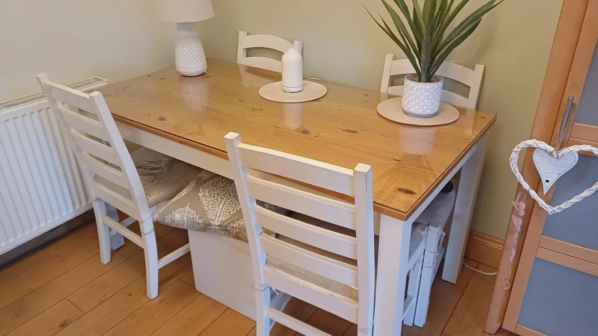 Table and 6 chairs - Image 3