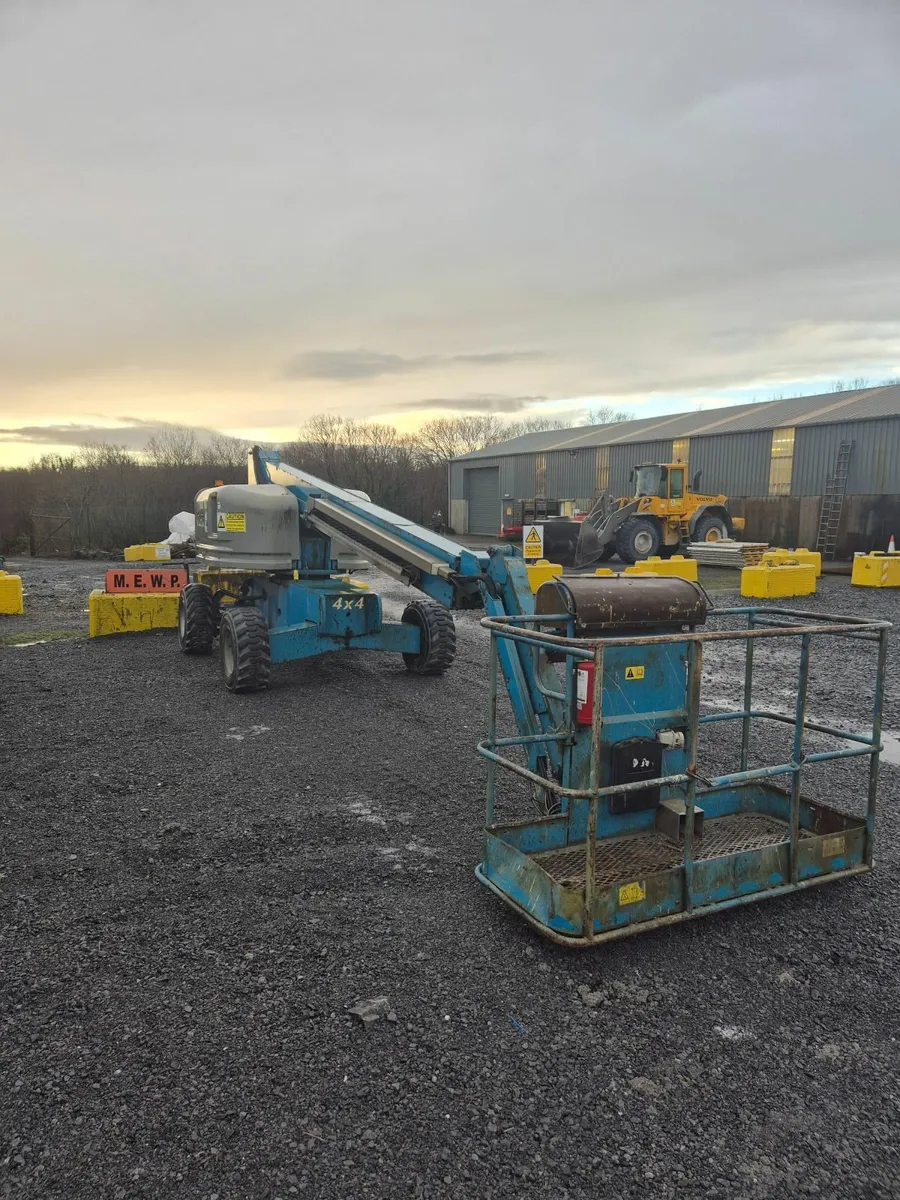 MEWP (Cherry Picker) - Image 2