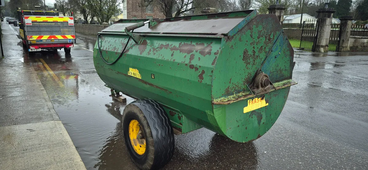 Dung spreader - Image 1