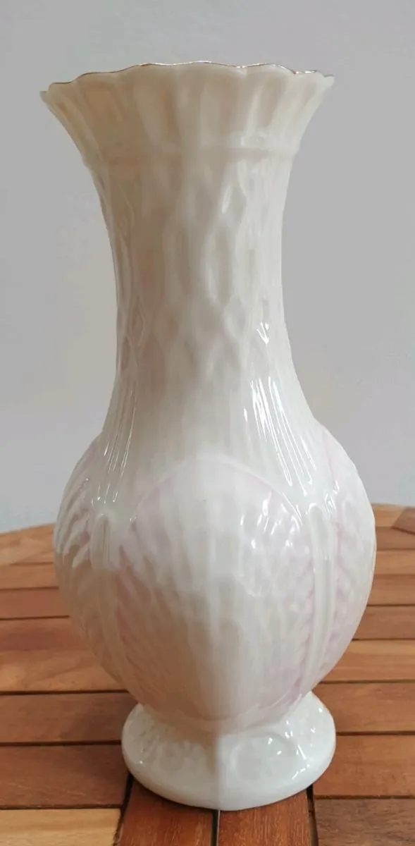Belleek Vase - Shell Design White & Pink - Image 3